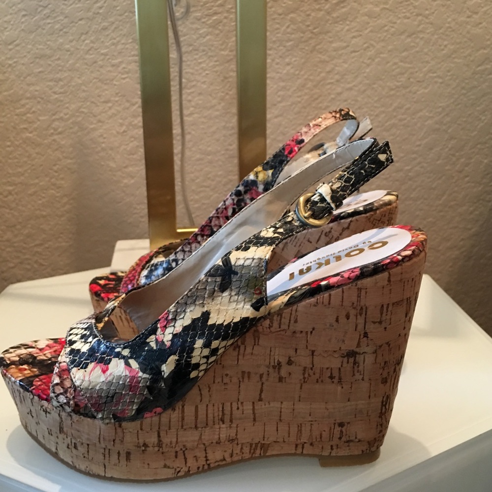 Multicolor Platform sandals size 7